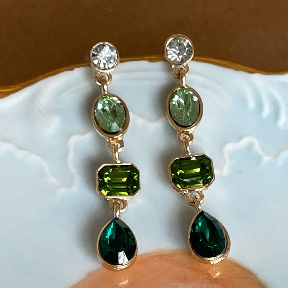 ✨Anthropologie Loughlyn Earrings - Picture 7 of 7